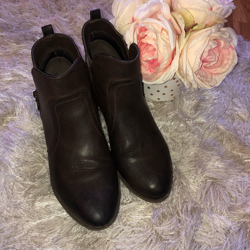 Guess boots
